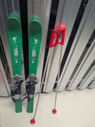 Kindeski 90cm Plastik inkl. Stöcken zu verschenken