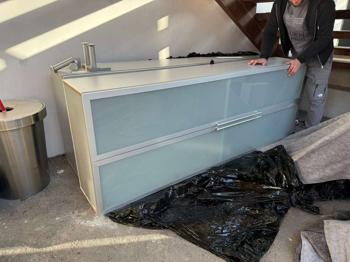 (reserviert) Moderner Kasten / Schrank zu verschenken