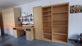 Schreibtisch, Kasten, Regale, Eckkästchen - Buche