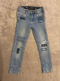 Mädchen Jeans Größe 110 (Flecken)