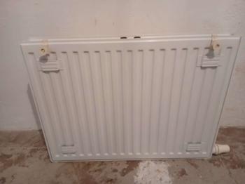 (reserviert) HEIZKÖRPER MIT MITTE ANSCHLUSS FUNKTIONIERT