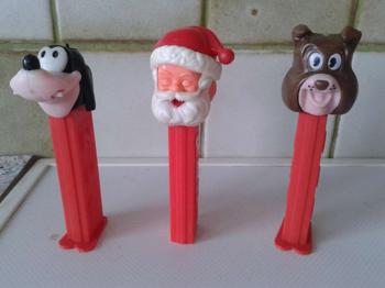 Verschenke 3 PEZ - Spender.