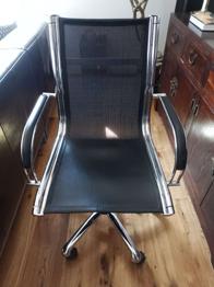 Bürostuhl zu verschenken!