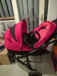 Kinderwagen in rot inkl. babyschale