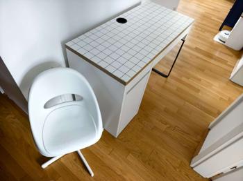 IKEA Schreibtisch + Kinderstuhl zu verschenken