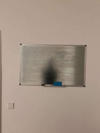 White Board zu verschenken inkl Stifte und Radierer