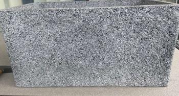 (reserviert) Pflanztrog aus Granit grau