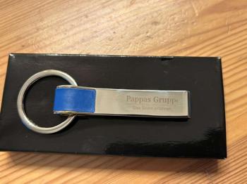 Schlüsselanhänger Metall Silber/ blau Pappas, NEU