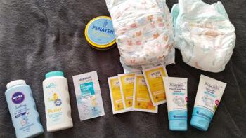 (reserviert) Baby Cremen und paar Stück Windeln