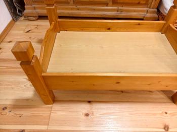 Holzbett für Puppen