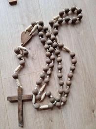 (reserviert) Holzrosenkranz