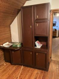 Diverse Schränke/ Kästen und Zimmertüren, Tischherd, Holzfenster