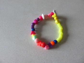 Armband aus Perlen zu verschenken