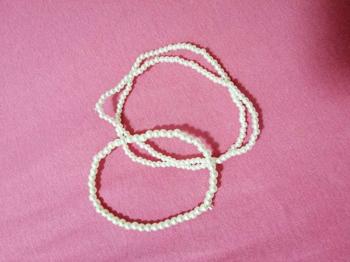 Armbänder aus Kunstperlen (NEU)