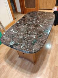 Höhenverstellbarer Tisch