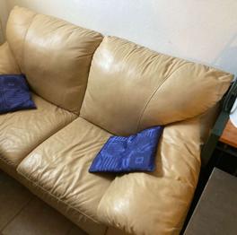 2-Sitzer Sofa von Natuzzi , Naturleder- gut erhalten, ideal zum weichen Kuscheln im Advent