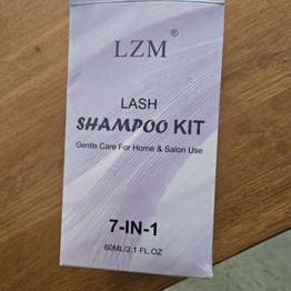 Wimpernshampoo