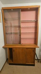 Glasvitrine mit Unterkasten