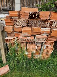 Diverse Mauerziegel zu verschenken!