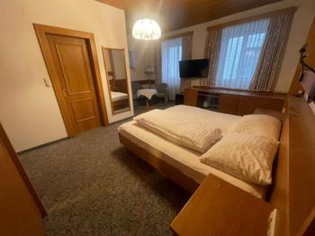 Hotel-Zimmer Einrichtung zu verschenken - Einzelteile möglich