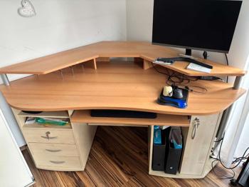 Schreibtisch zu verschenken