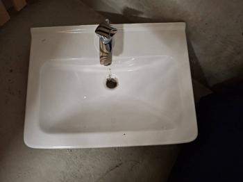 Waschbecken zu verschenken