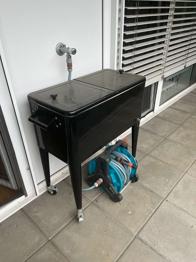 (reserviert) Mobile Kühlbox auf Rollen mit Ablasshahn