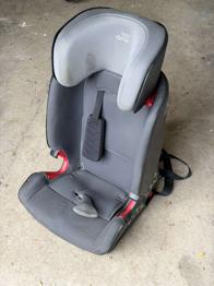 (reserviert) Britax Römer Kindersitz ADVANSAFIX Z-LINE zu verschenken (Kopfverstellung klemmt)