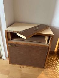 Kleiner Tisch (kaputt)