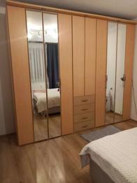 Kleiderschrank