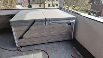 (reserviert) Whirlpool Hotspring Limelight Flash 6 Sitzplätze