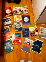 Diverse Schulbücher