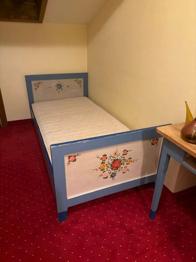 Kinderbetten mit Schrank