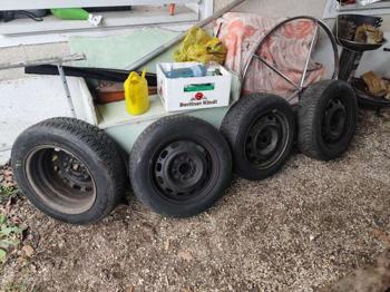 3 x Reifen und Stahlfelgen