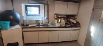 Alte Küchenschränke für den Keller zu verschenken