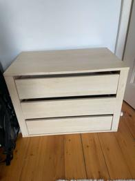 Kommode mit Schubladen