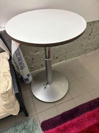 Höhenverstellbarer Tisch