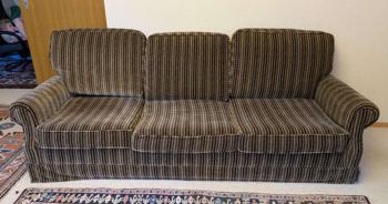 Drei Sofas zu verschenken