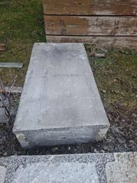 16 Stk. massive Betonsäulen (stahlbewehrt) - ZU VERSCHENKEN