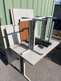 Tisch und Tischplatten samt Ständer