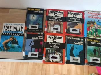 9 Bücher, Free Willy, Die drei ?, Sherlock Holmes, Alfred Hitchcock, Edgar Wallace, Abenteuer auf dem Weidenhof