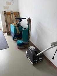 (reserviert) Reinigungsmaschinen