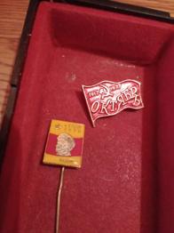 2 alte Anstecknadeln Ostdeutschland zu verschenken