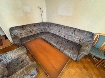 Ecksofa inkl. Sessel und Tisch ZU VERSCHENKEN