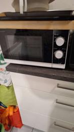 (reserviert) Mikrowelle, Teppich, Kobe Bryant Poster, Bilder ohne Rahmen