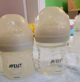 Avent Babyflaschen - 125ml - 2er Set (1×Glas und 1x Plastik)
