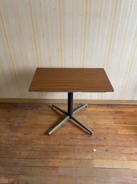 Kleiner Couchtisch, Beistelltisch