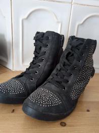 Sneakers mit Keilabsatz