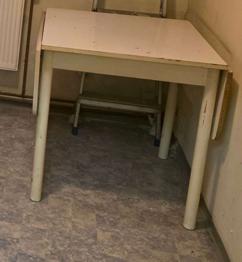 Tisch mit Verlängerung