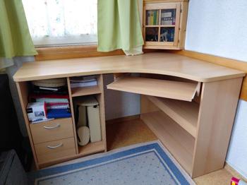 Eckschreibtisch